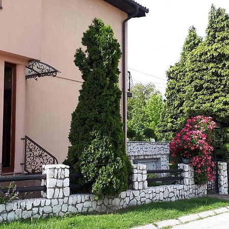 Guest House Високо Екстериор снимка