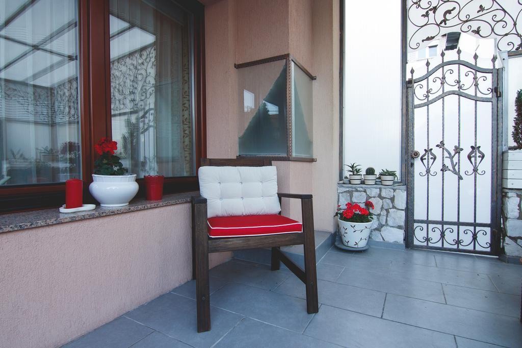 Guest House Високо Екстериор снимка